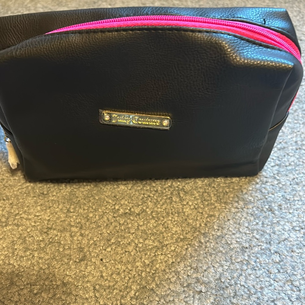 Juicy Couture  cosmetic bag 7 items w/bag